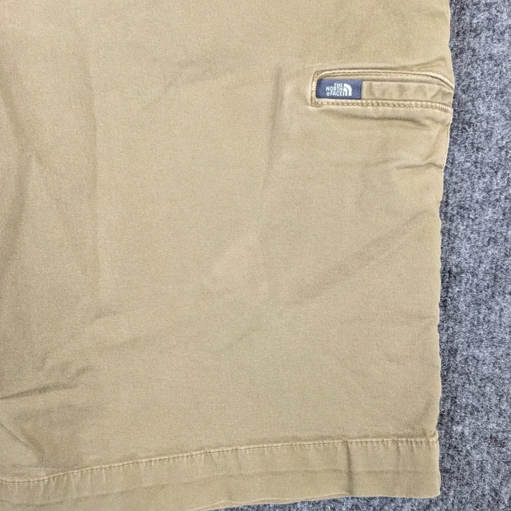 The North Face twill streamlined